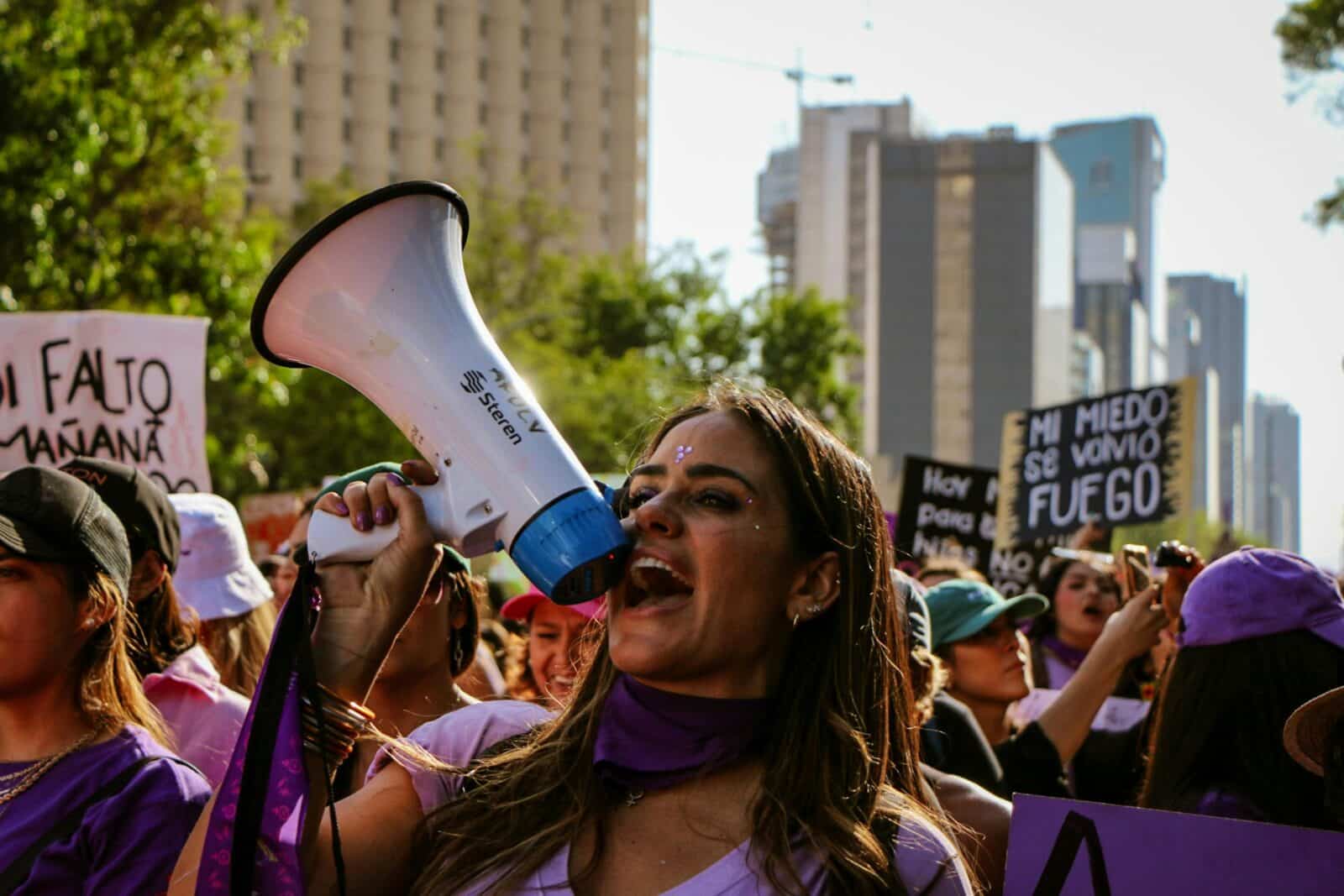 COMBATS FÉMINISTES